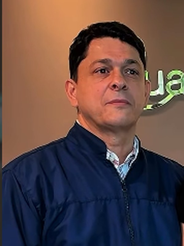 Dr. Ray Espinosa, odontólogo de Qualis